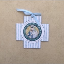 Cruz de madera, Virgen con Niño y oveja, celeste.